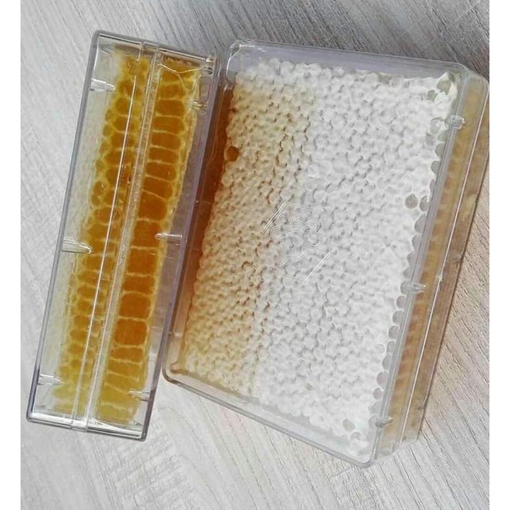 Mật ong bánh tổ nguyên sáp 500 gram giá chỉ 105.000. Tặng kèm 1 que gỗ lấy mật!
