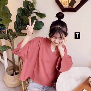 Áo CRT rách cổ V
