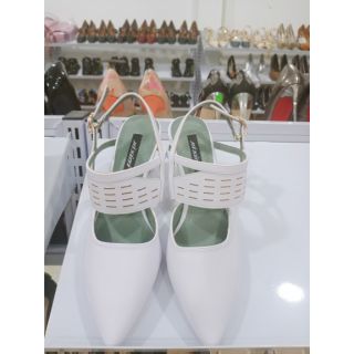 Sục cao gót 5 phân màu trắng size 35 sang chảnh.