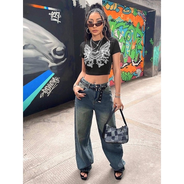 Áo thun nữ tay ngắn đen vnxk in trái tim form croptop
