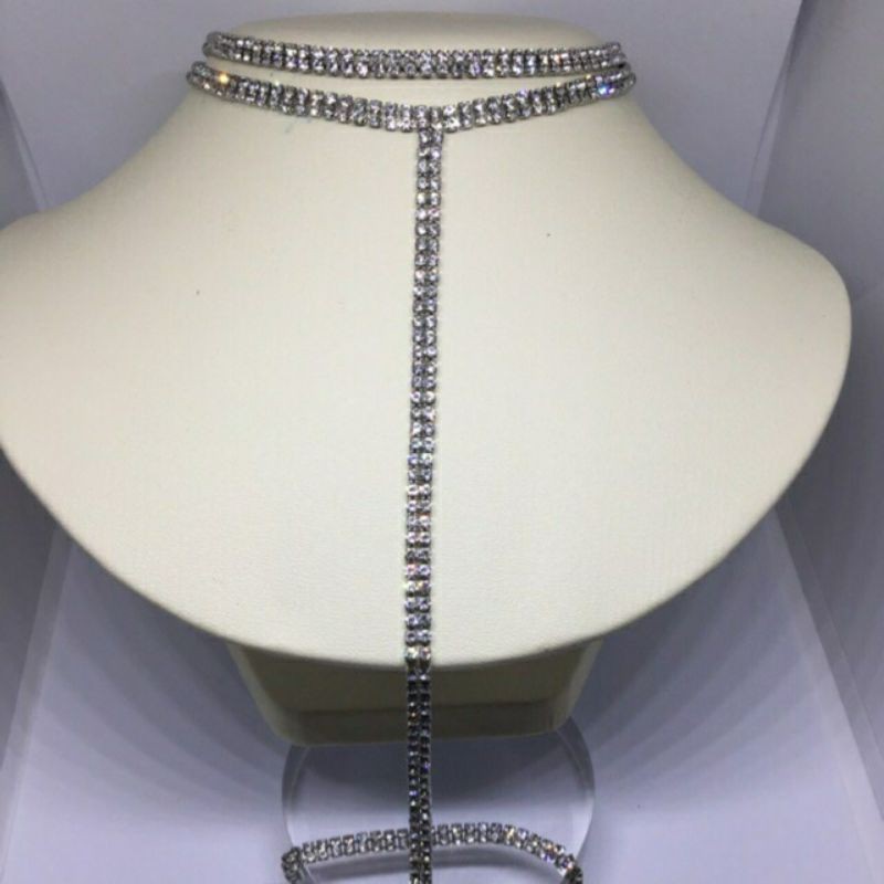 vòng cổ chocker gắn đá sang chảnh