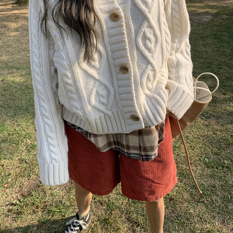 Quần ngắn IELGY lưng cao vải phối nhung thời trang cá tính cho nữ