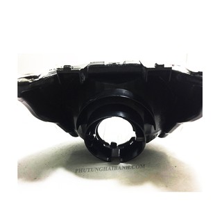 Pha đèn trước xe Taurus
