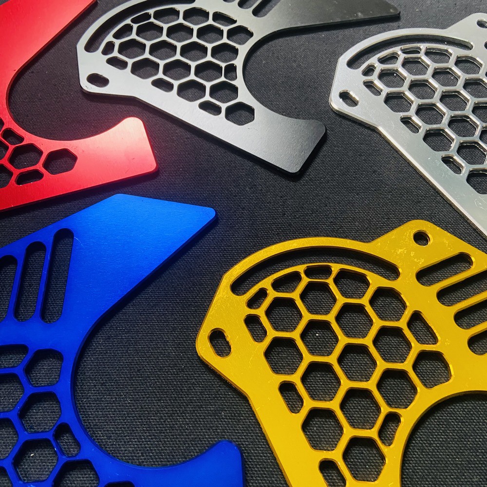 NẮP CHE NHÔNG XE MÁY, CHE NHÔNG NHÔM CNC NGUYÊN KHỐI GẮN XE EXCITER 155 MẪU MÃ ĐỘC ĐÁO