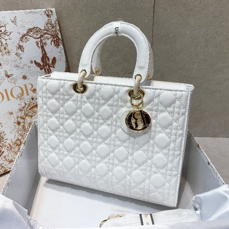 Túi xách Dior 9. 2022.