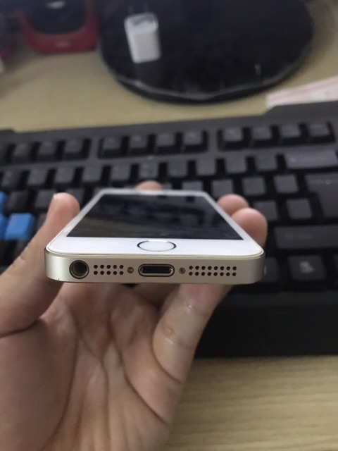 Điện thoại Iphone 5S/ Hàng chính hãng máy Quốc tế/Máy Zin Ngoại hình đẹp/Đang dùng tốt/Giao hàng toàn Quốc/có Bảo hành