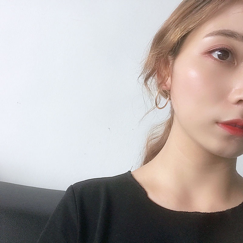 Khuyên Tai Kim Loại Hình Tròn Đơn Giản Cá Tính Cho Nữ