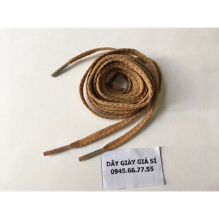 Dây giày màu nâu