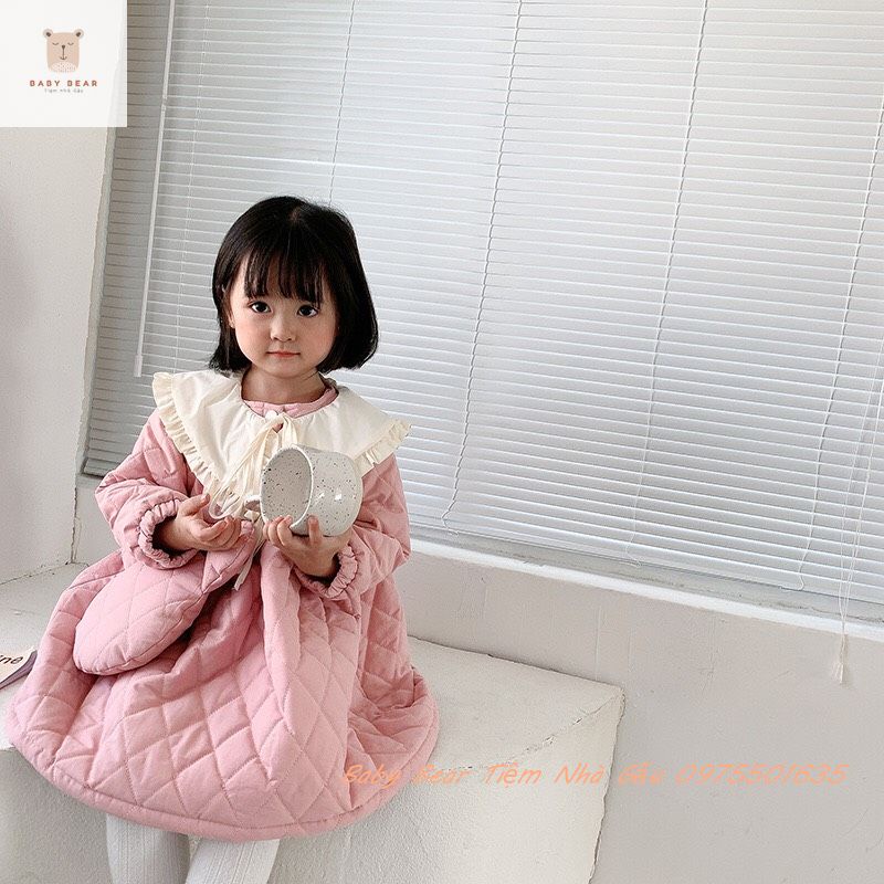 [HÀNG SẴN] Áo khoác chần bông kiểu dáng Hàn Quốc kèm túi gấu và cổ yếm tháo rời  tiểu thư xinh xắn cho bé gái