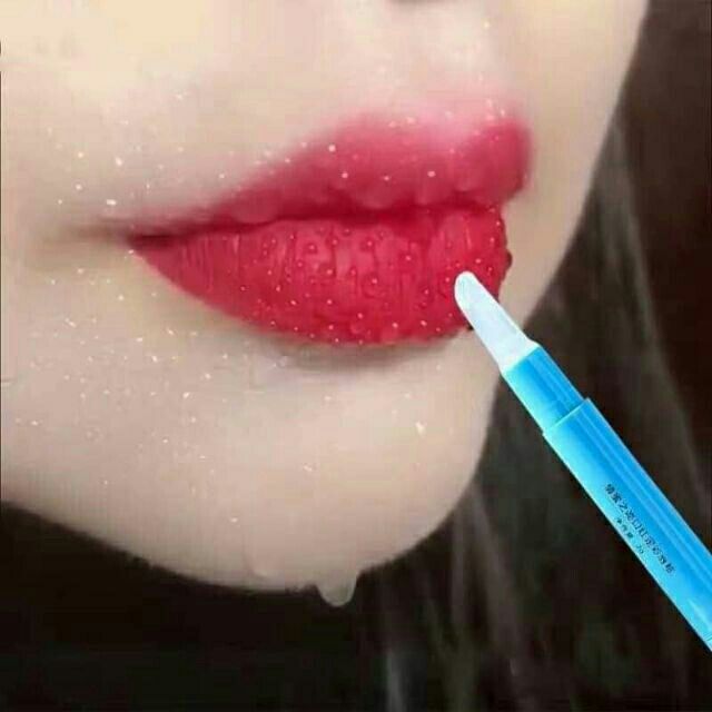 Gel khóa son môi giúp khóa lớp son không bị trôi