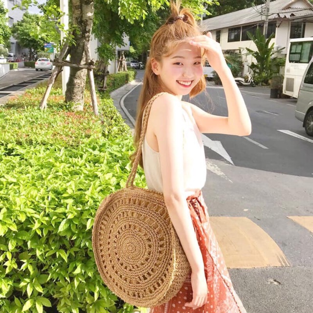 Túi cói đi biển dáng tròn đan hoa văn dày đẹp