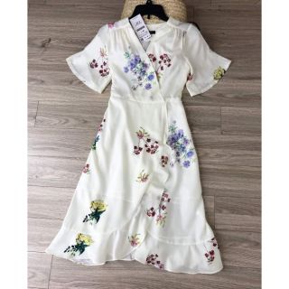 Váy vnxk họa tiết hoa độc đáo