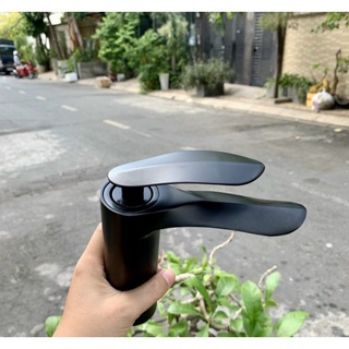 Vòi lavabo chiếc lá đen (20cm)