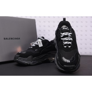 Giày sneaker full đen bản đẹp