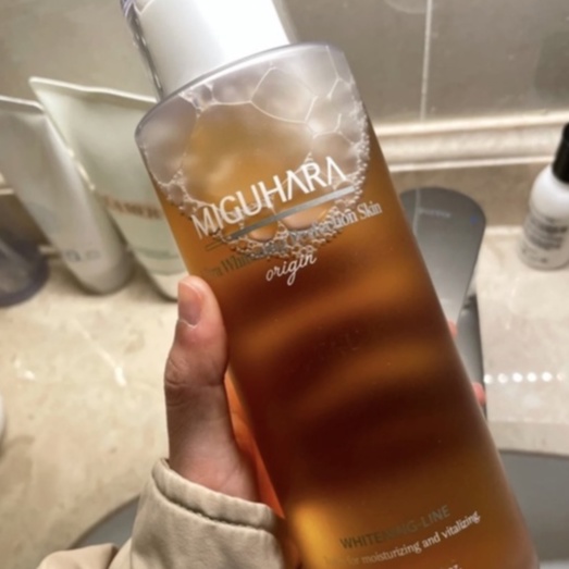 Toner dưỡng trắng chuyên sâu 400ml MIGUHARA