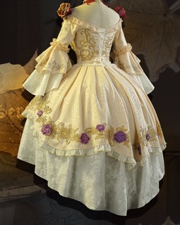 Set đồ cosplay Red Lady trong Identity V