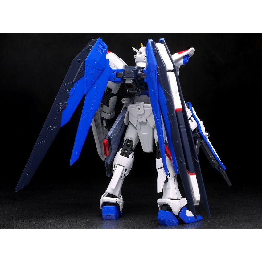 Mô hình Gundam Bandai RG 05 Freedom Gundam 1/144 SEED [GDB] [BRG]