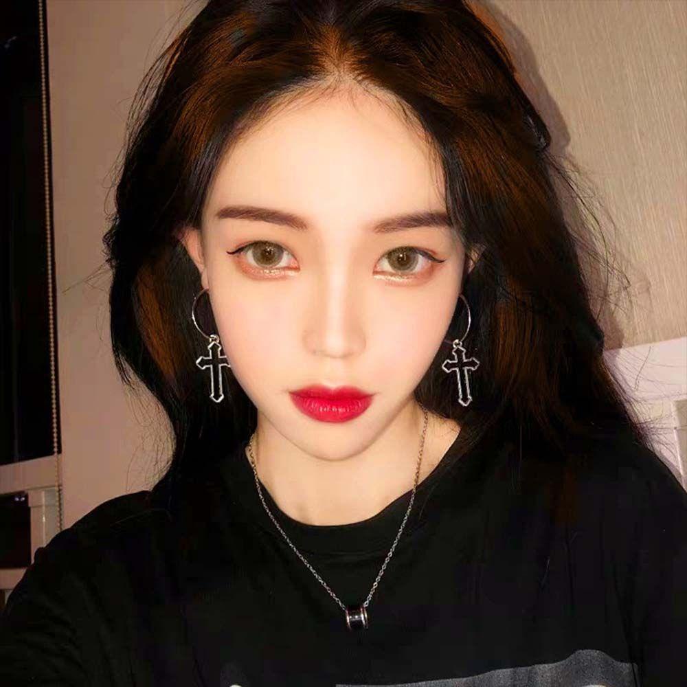 Khuyên Tai Tròn Mặt Thánh Giá Chất Liệu Hợp Kim Phong Cách Gothic Cho Nam