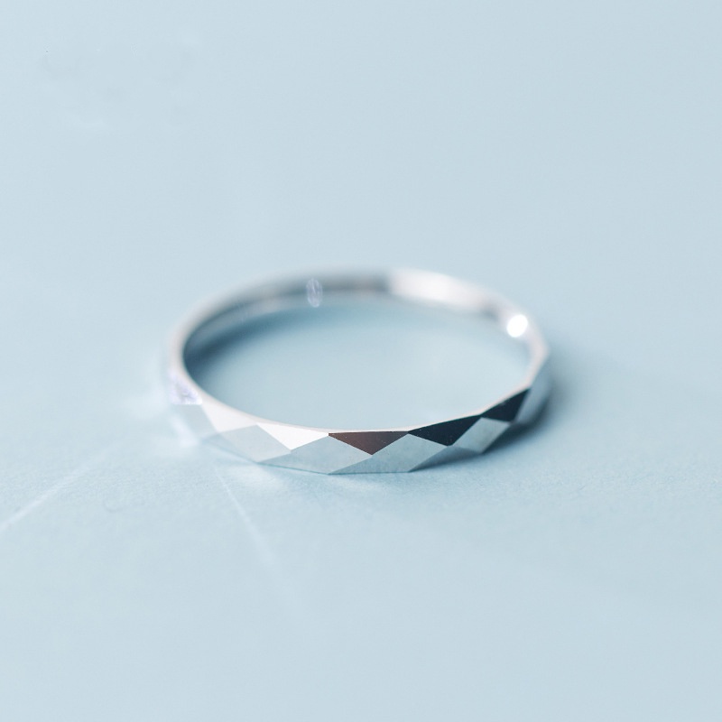 Nhẫn bạc nhẫn nữ bạc s925 hoạt tiết cắt giác đan nhau đeo ngón út có size Cá jewelry