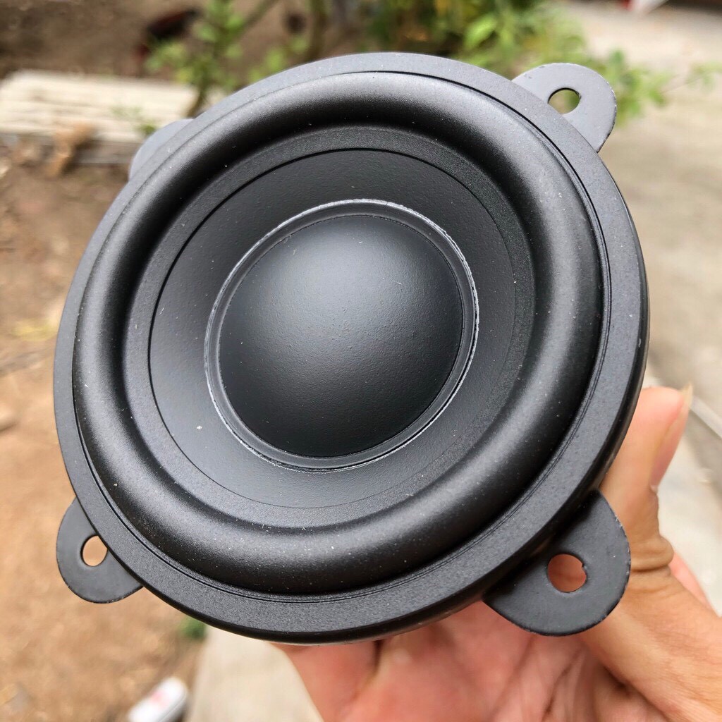 Loa trung trầm (mid bass) 3,25 inch của Harman Kardon