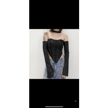 Áo kiểu phong cách kèm choker