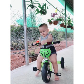 xe đạp trẻ em-con bo binh nuoc