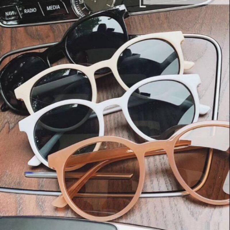 Kính mắt trống tia UV