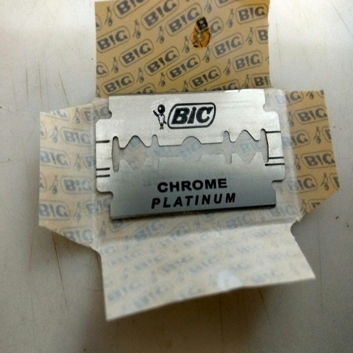 1 hộp lưỡi lam BIC 5 lưỡi