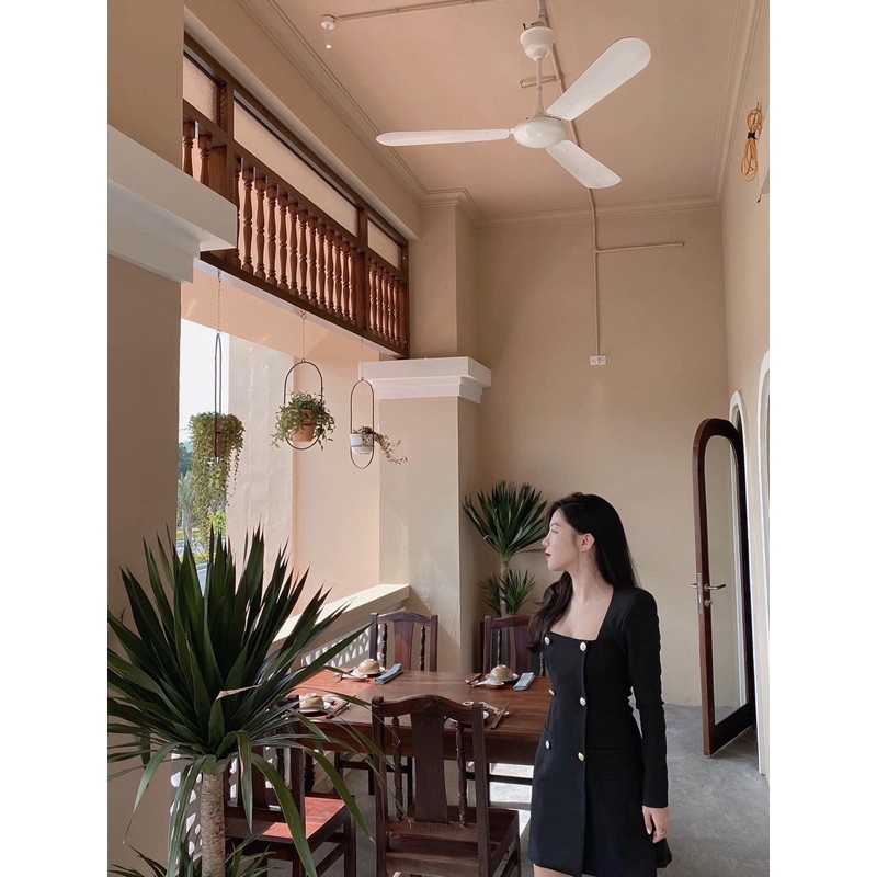 VÁY ĐEN CỔ VUÔNG 6 CÚC DÀI TAY CÁ TÍNH DÁNG VEST | BigBuy360 - bigbuy360.vn