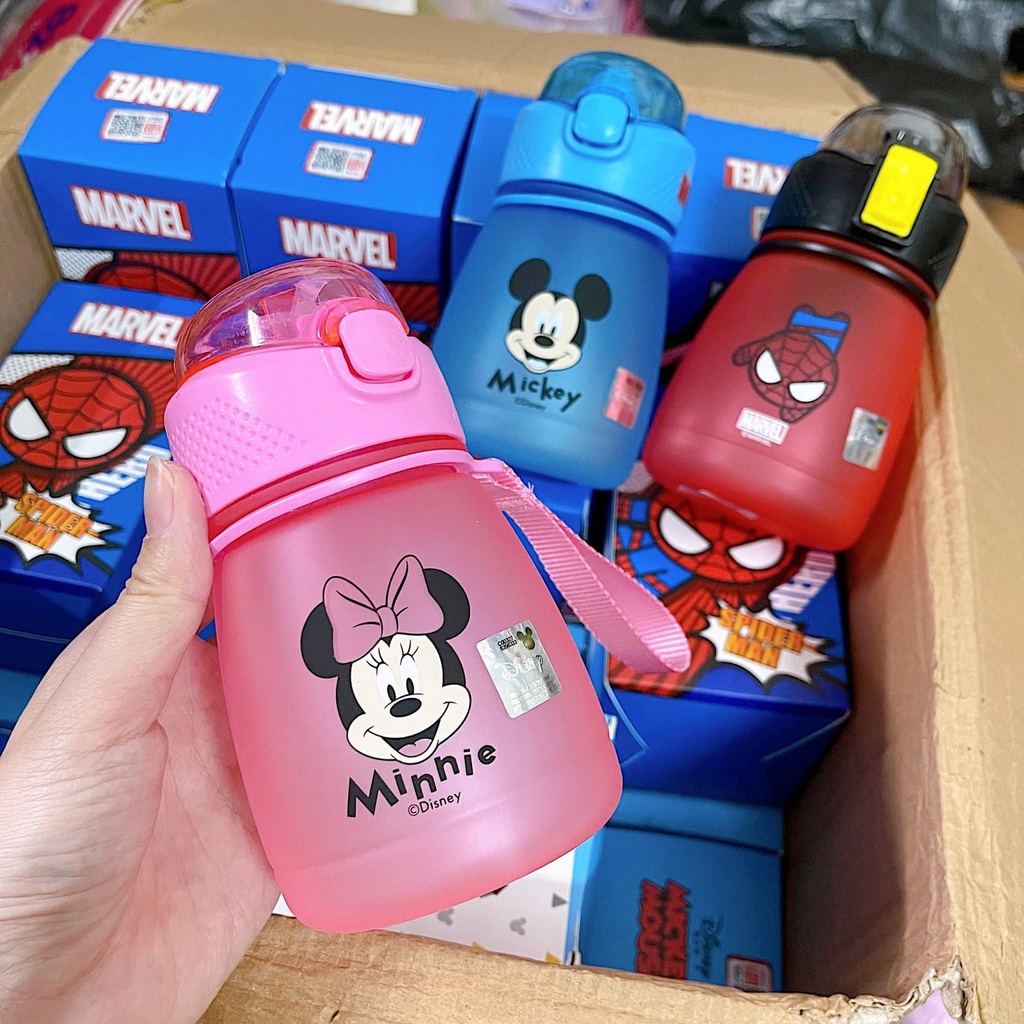Bình nước Disney chính hãng cho bé yêu nhựa Tritan rất xinh kèm dây treo