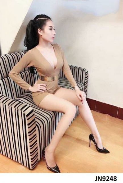 Jump tay dài khoét ngực sâu