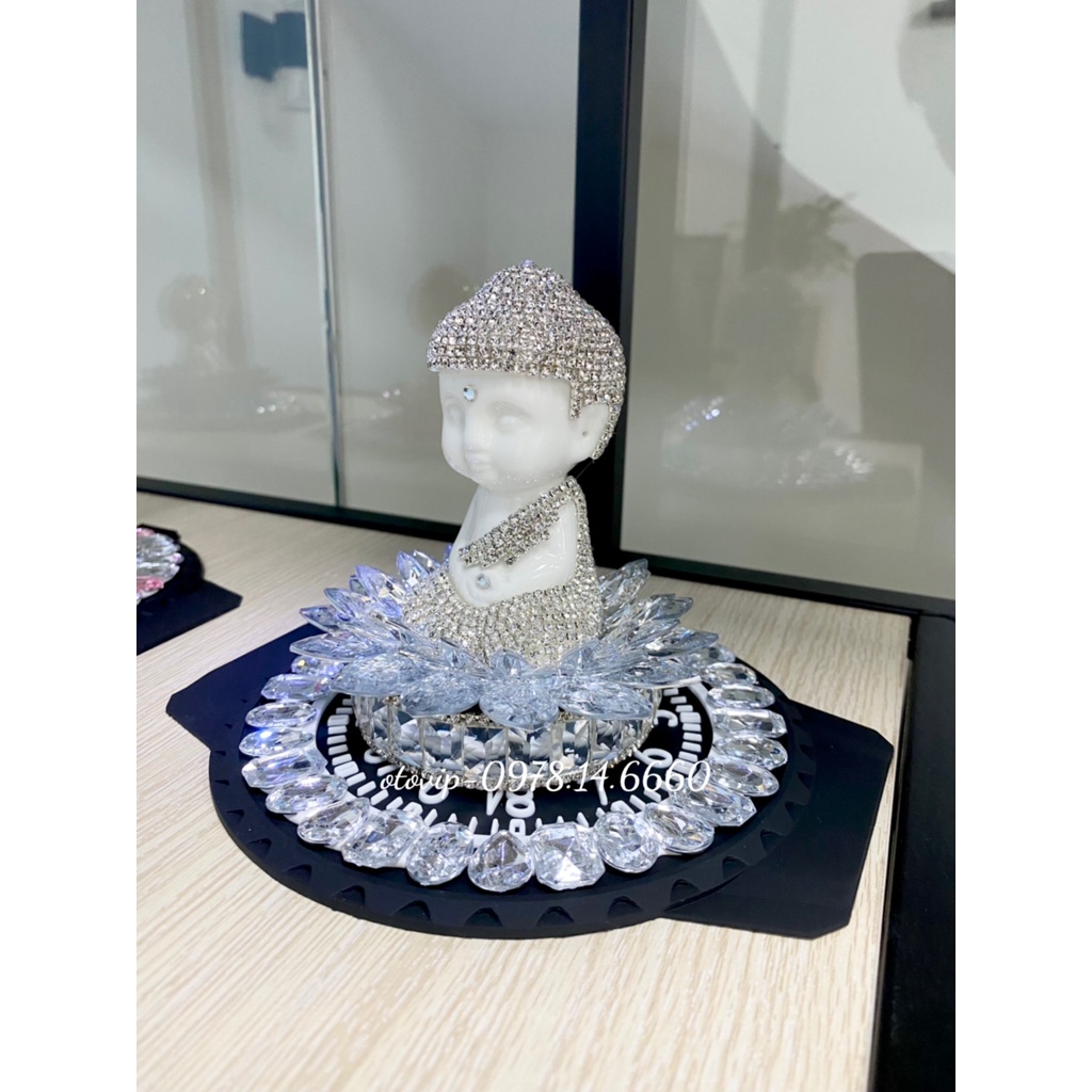 Tượng đặt taplo xe ô tô, tượng Phật Thích Ca tọa đài sen đính đá pha lê cao cấp sang trọng