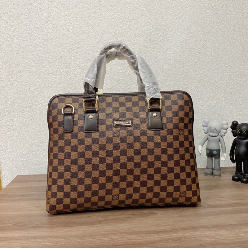 Cặp nam LV Louis*Vuitton* Mesenger da bê cao cấp Au nhập khẩu mới nhất 2021 | BigBuy360 - bigbuy360.vn