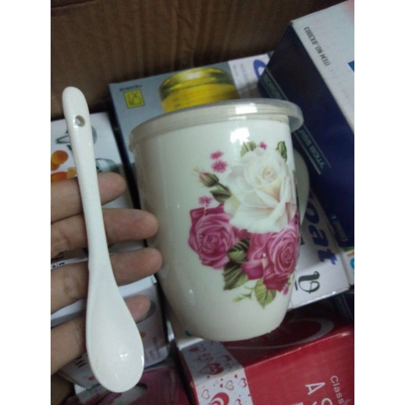 Ly sứ quai cầm có nắp kèm muỗng sứ
