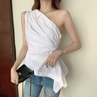 Áo lệch vai vạt chéo