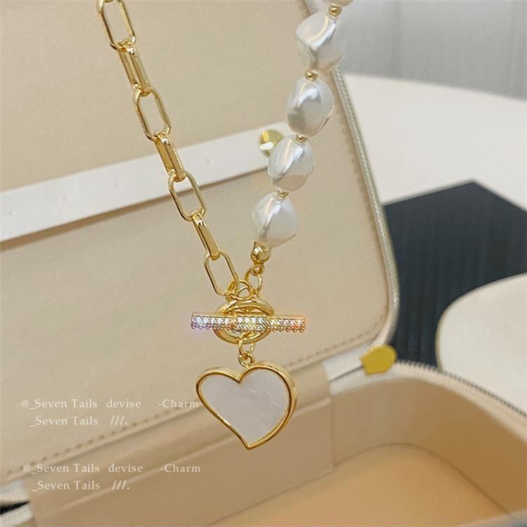 Vòng cổ choker đính ngọc trai phong cách Hàn Quốc