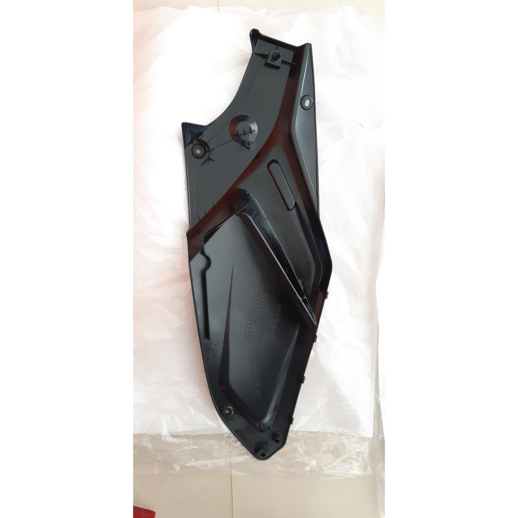Nắp cốp Nouvo 4 - 5 đen bóng Yamaha