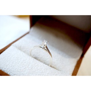 Nhẫn thân trơn đá cao