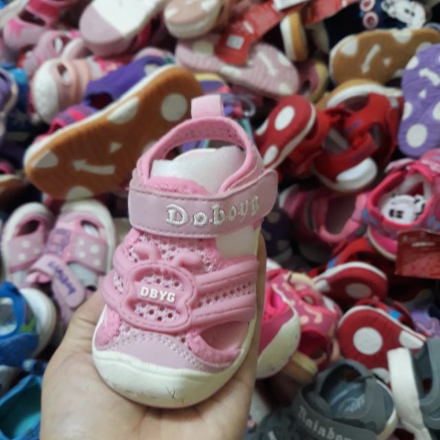 2 đôi rọ cho bé gái