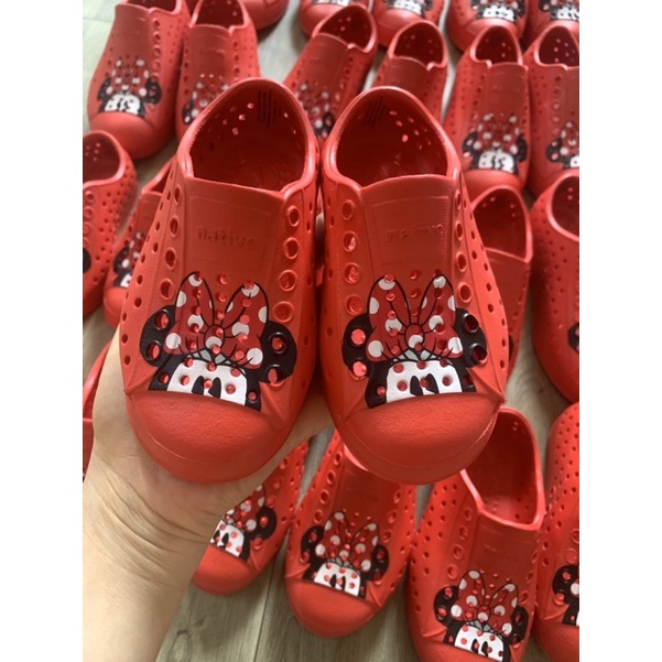 Giày nativ.e hoạ tiết mickey