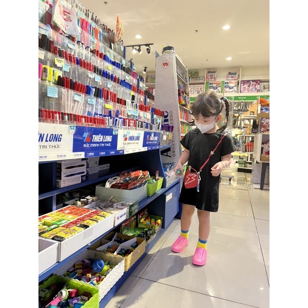 Giày xuất dư cho cả gia đình