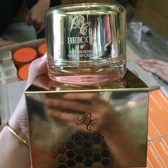 Kem dưỡng kích trắng Beicos Peptide Honey Tone Up Cream