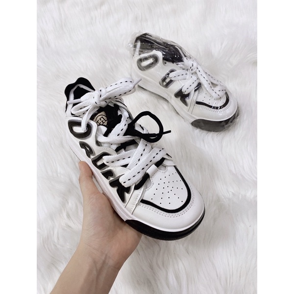 Giày thể thao nữ chữ abin