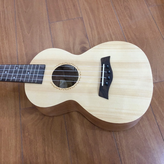 Đàn ukulele concert gỗ mộc size 23 tặng phụ kiện chất lượng