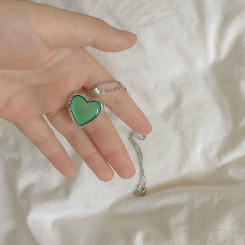 Vòng cổ Mặt Trái Tim Thay Đổi Màu Sắc