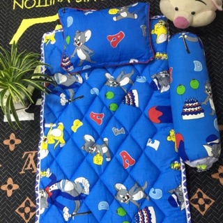 Set nệm không dây kéo cho bé đi học