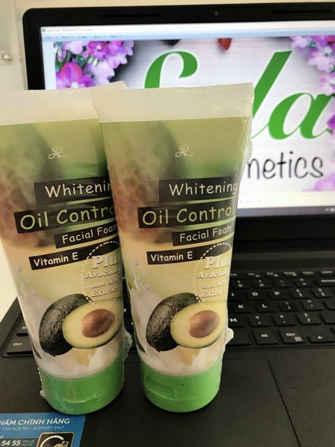 Sửa Rửa Mặt Từ Bơ 210ml - Thái Lan