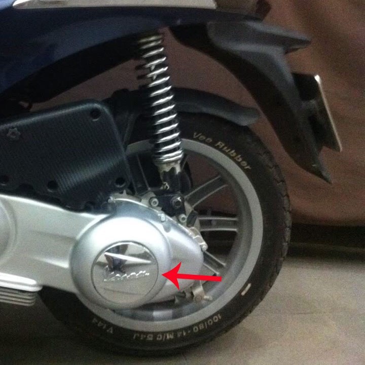 Ốp lốc nồi máy Vespa LX mạ crom (nắp bưởng côn LX)