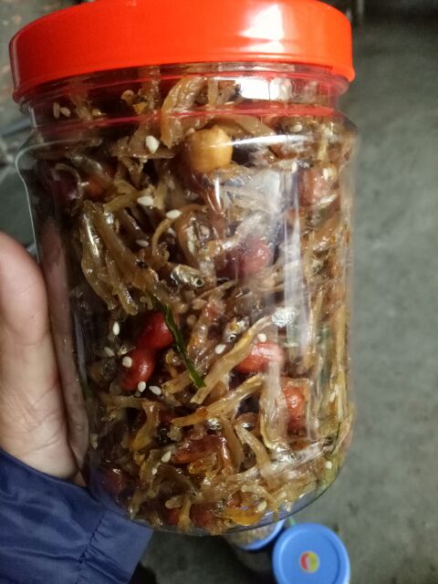 Combo 5 hộp cá cơm rim lạc lá chanh nhà làm, vị thơm ngon, ăn với cơm trắng rất ngon, giá rẻ hơn khi mua theo combo