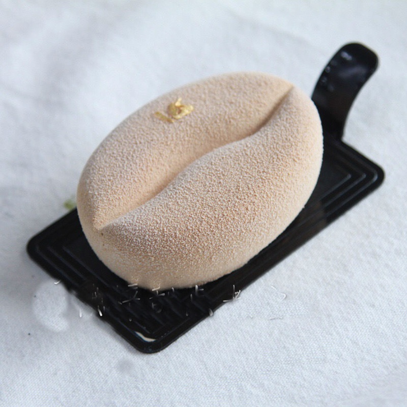 Khuôn Làm Bánh Hình Đôi Môi Dễ Thương